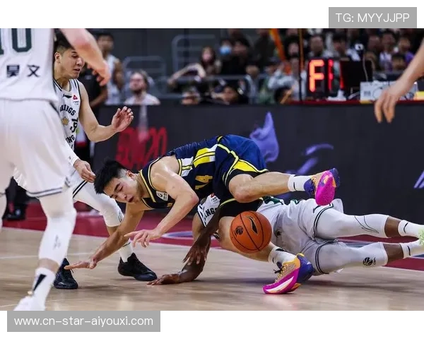 福建拼抢不断取得球权,CBA全队士气激增